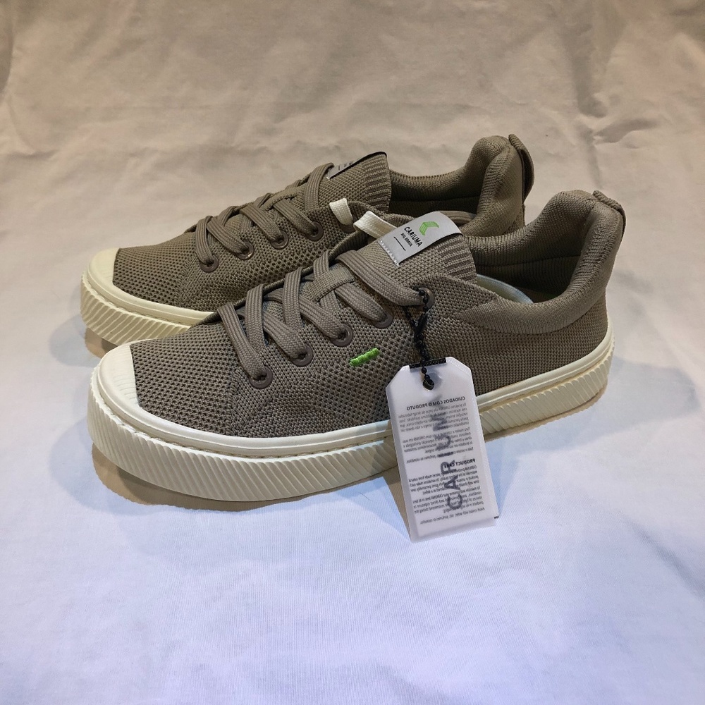 NWT Cariuma grey IBI sneakers NEVER WORN